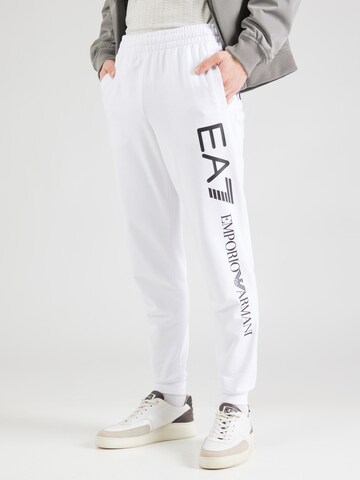 EA7 Emporio Armani Zúžený Kalhoty – bílá: přední strana