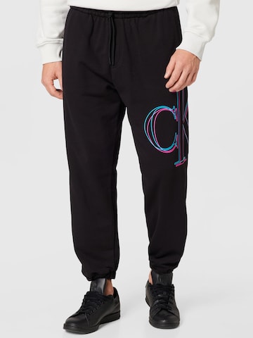 Calvin Klein Jeans Tapered Byxa i svart: framsida