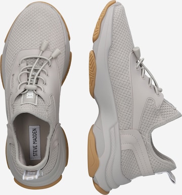 STEVE MADDEN Sneaker low 'MATCH' i grå