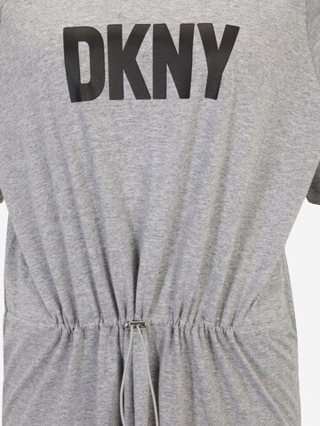 Rochie de la DKNY pe gri