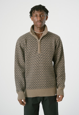 Cleptomanicx Sweater in Brown: front