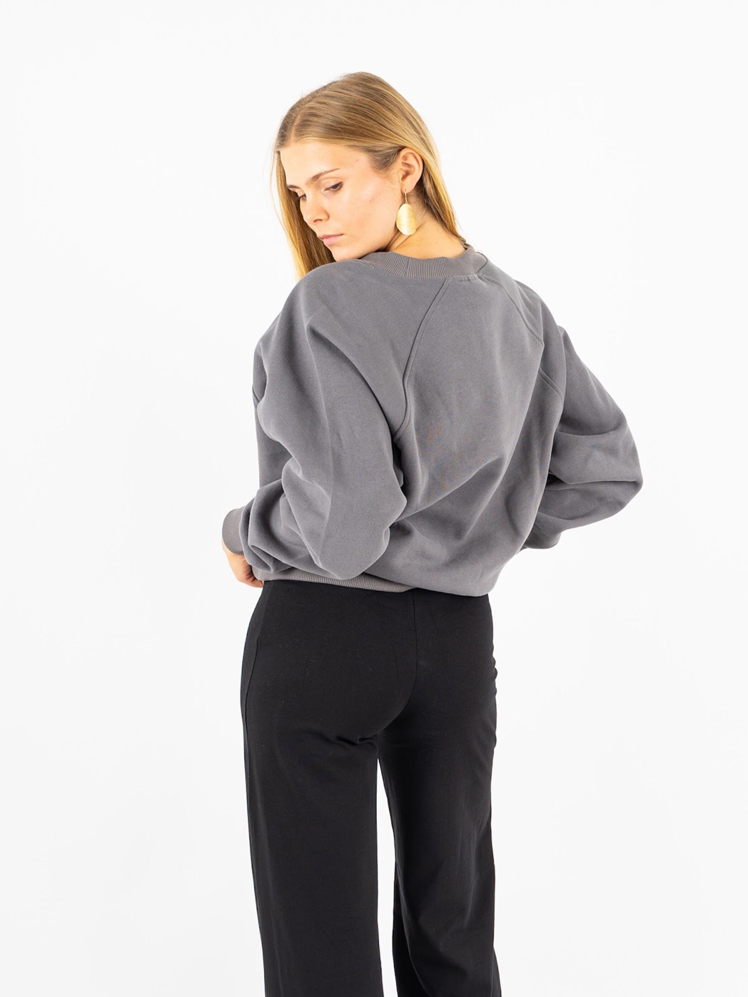 NOORLYS Sweater 'DERNEN' in Grey