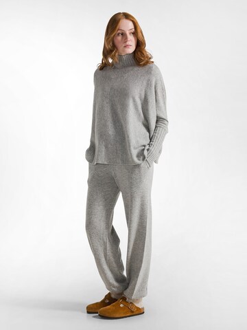 DEHA Slim fit Trousers in Grey: front