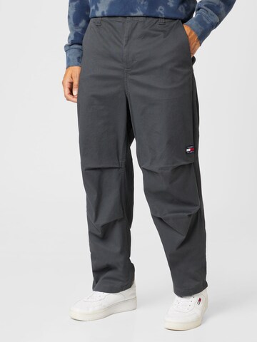 Loosefit Pantaloni 'AIDEN' di Tommy Jeans in grigio: frontale