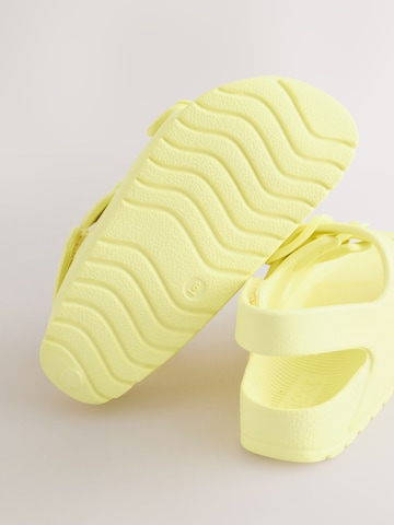 Next Открытая обувь в Желтый