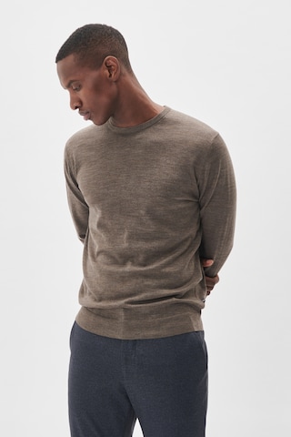 Matinique Regular fit Trui 'Margrate' in Bruin: voorkant