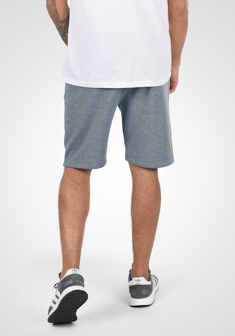 !Solid Regular Shorts Rafik in Blau