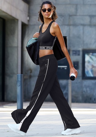 Wide leg Pantaloni sportivi di LASCANA ACTIVE in nero