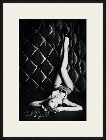 Liv Corday Image 'Lay Back' in Black: front