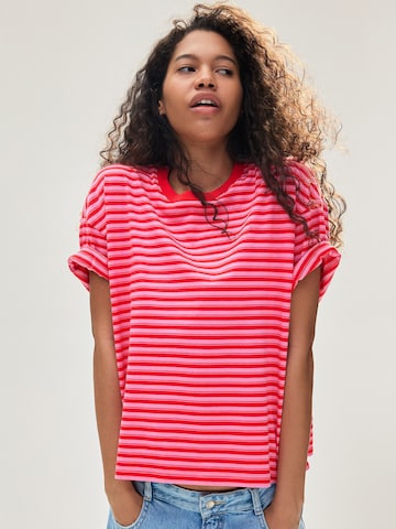 Bershka Тениска в розово