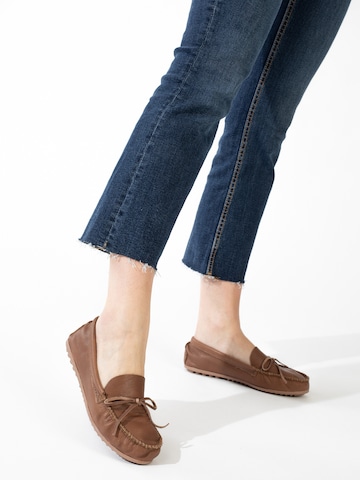 Minnetonka Moccasins 'Kelsea' in Brown