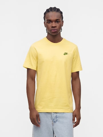Nike Sportswear Regular fit Shirt 'CLUB' in Geel: voorkant