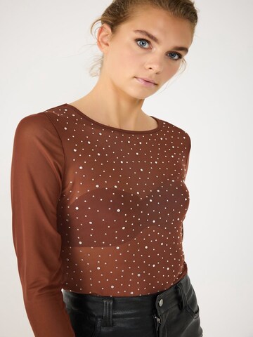 T-shirt No Matter What en marron