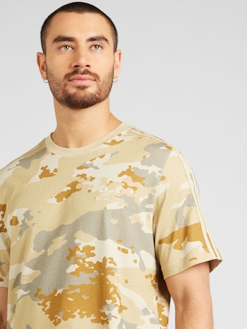 ADIDAS ORIGINALS T-Shirt 'Graphics Camo' in Beige
