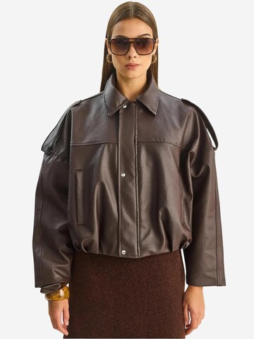 Bianco Lucci Tussenjas in Bruin: voorkant