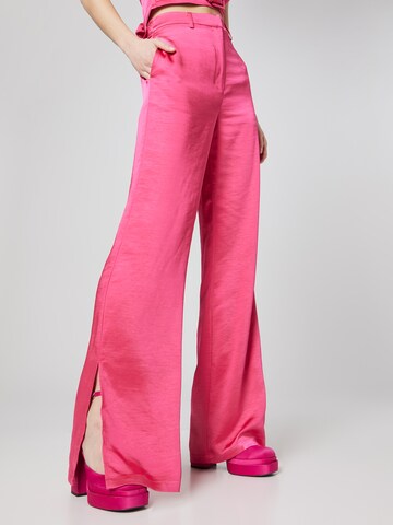 Wide Leg Pantalon 'Felice' Hoermanseder x About You en rose : devant