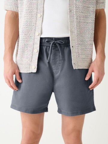 Next Regular Shorts in Blau