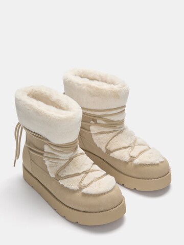 Pull&Bear Snow Boots in Beige