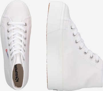 Baskets hautes SUPERGA en blanc