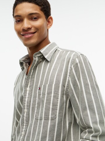 TOMMY HILFIGER Regular fit Button Up Shirt in Green