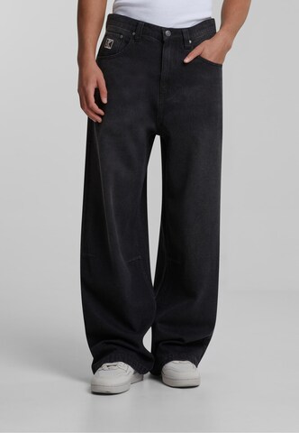 Karl Kani Regular Jeans in Grey: front