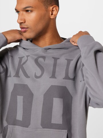 SikSilk Sweatshirt in Grey