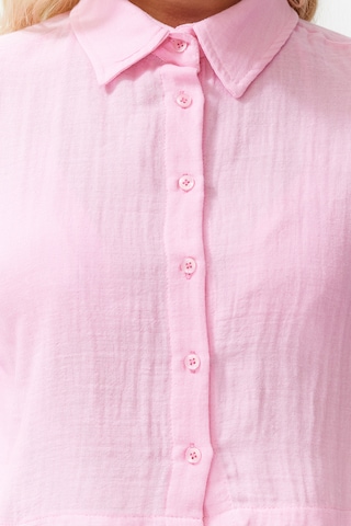 Trendyol - Blusa en rosa