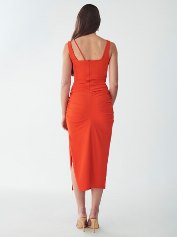 Robe 'COVA' BWLDR en orange : derrière