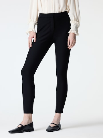adl Slimfit Broek in Zwart
