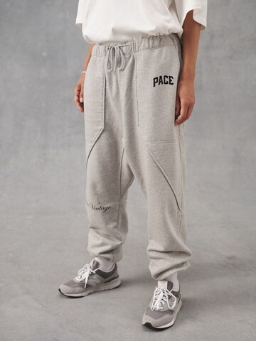 Pacemaker Tapered Hose 'Jonas' - (GOTS) in Grau