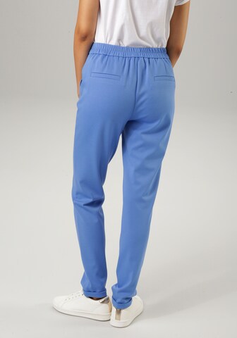 Aniston CASUAL Slimfit Bundfaltenhose in Blau