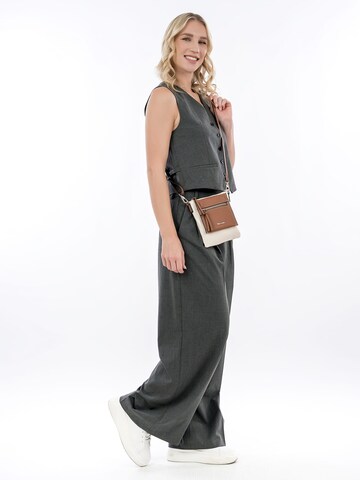 Tamaris Crossbody bag 'Fabrizia' in Beige: front