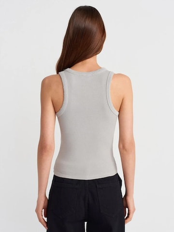 Dilvin - Blusa em cinzento