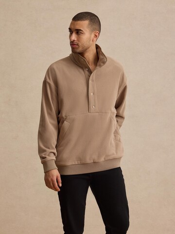 DAN FOX APPAREL Pullover 'Miko' (GRS) in Grau: predná strana