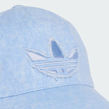 ADIDAS ORIGINALS - Gorra en azul