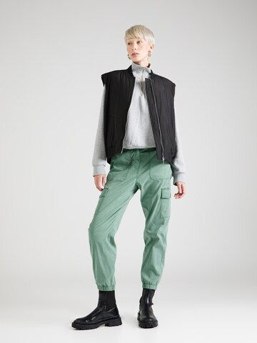 Effilé Pantalon cargo Marks & Spencer en vert