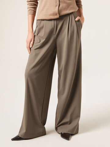 CALZEDONIA Wide Leg Hose ' Comfy Flex' in Braun