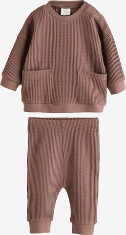 Next Setti värissä ruskea: etupuoli