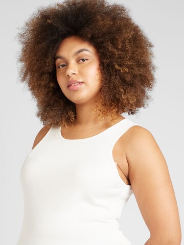 Vero Moda Curve Top 'CHAZEL' in Zwart