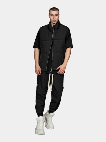 Giacca di mezza stagione 'After Dark Vest - V16832' di Made By Society in nero