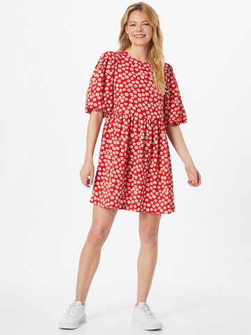 Louche Dress 'NACERA-DAISY-DANCER' in Red: front