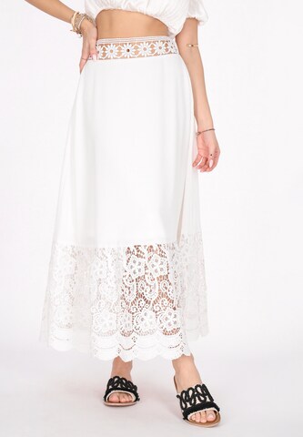 IZIA - Falda en blanco: frente