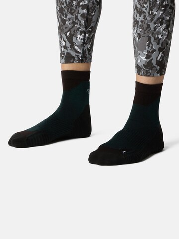 THE NORTH FACE Athletic Socks 'HIKING QUARTER' in Green: front