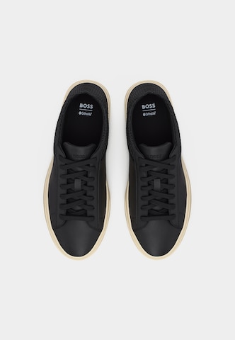 Sneaker low 'Kieran' de la BOSS pe negru