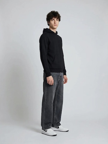 Pull-over ERVERTE Paris en noir : devant