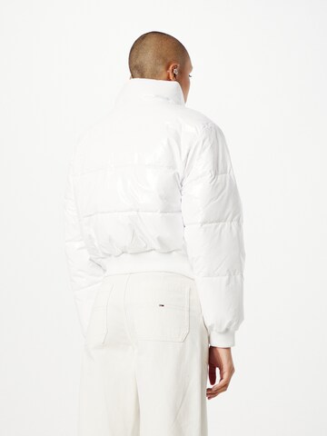 Tommy Jeans Зимняя куртка в Белый