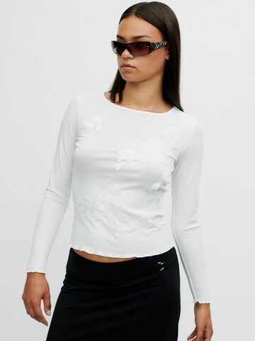 Résumé Paita ' FilippeRS ' värissä valkoinen: etupuoli