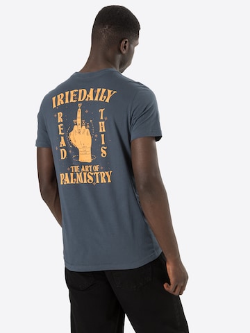 Iriedaily T-shirt 'Palmistry' i grå