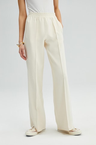 Touche Prive Regular Pantalon in Beige: voorkant