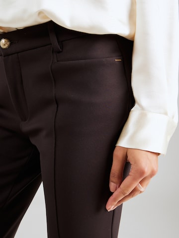 MAC Rozkloszowany krój Spodnie w kant 'DREAM' w kolorze brązowy